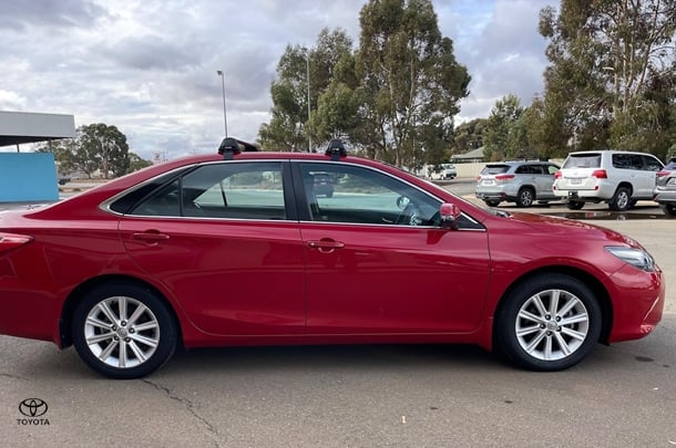 2016 Toyota Camry Atara S image 6