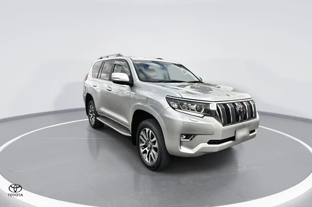 2023 Toyota Prado VX image 2