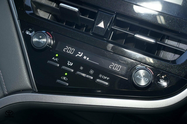 2021 Toyota Camry Hybrid Ascent Sport image 18