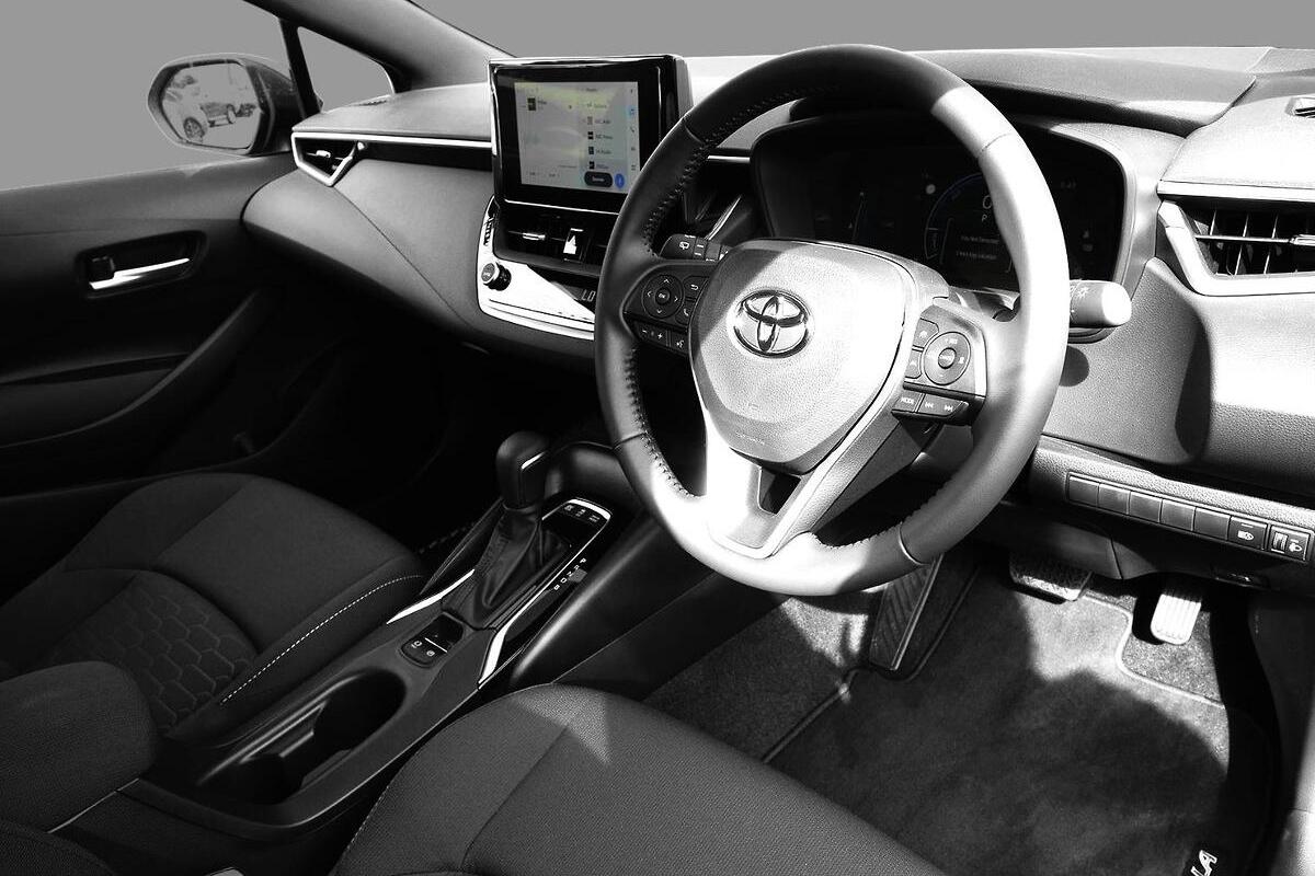 2024 Toyota Corolla SX Hybrid Auto image 6