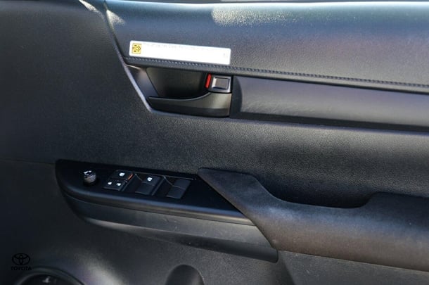 2019 Toyota Hilux 4x2 SR image 18