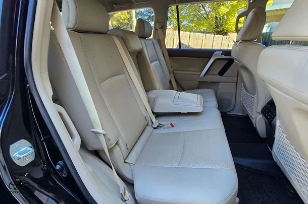 2021 Toyota Prado Kakadu image 4