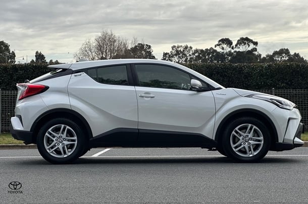 2021 Toyota C-HR GXL-2WD image 2