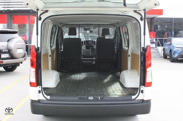 2020 Toyota Hiace LWB image 12