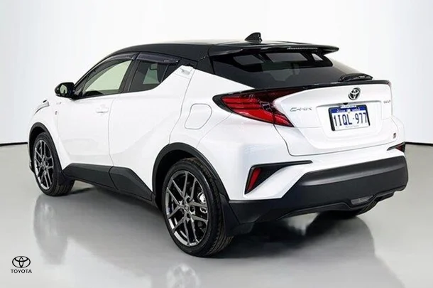 2022 Toyota C-HR Hybrid GR-S image 6