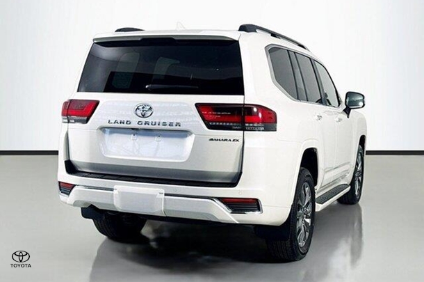 2022 Toyota LANDCRUISER Sahara ZX image 9