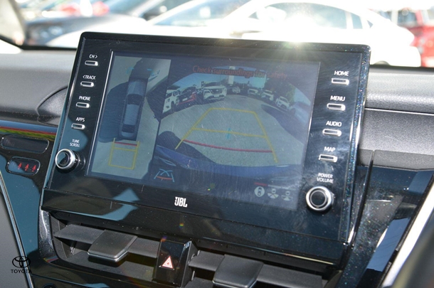 2021 Toyota Camry Hybrid SL image 14