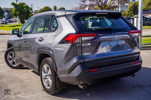 2023 Toyota Rav4 Hybrid GX image 2