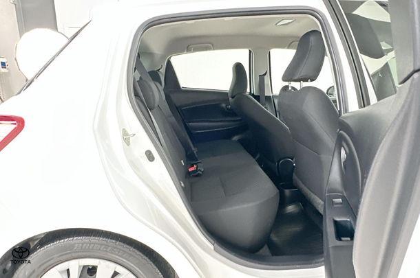 2019 Toyota Yaris Ascent image 13