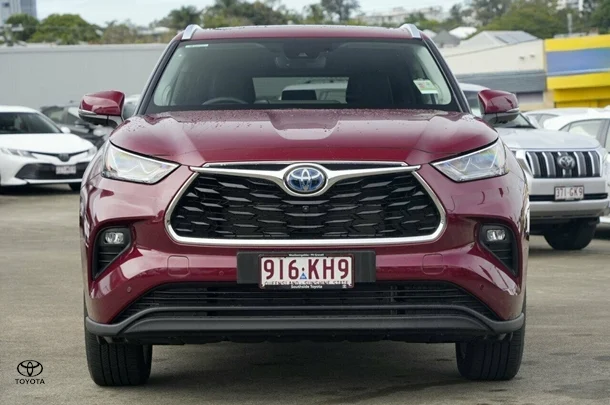 2024 Toyota Kluger Hybrid AWD GRANDE image 4