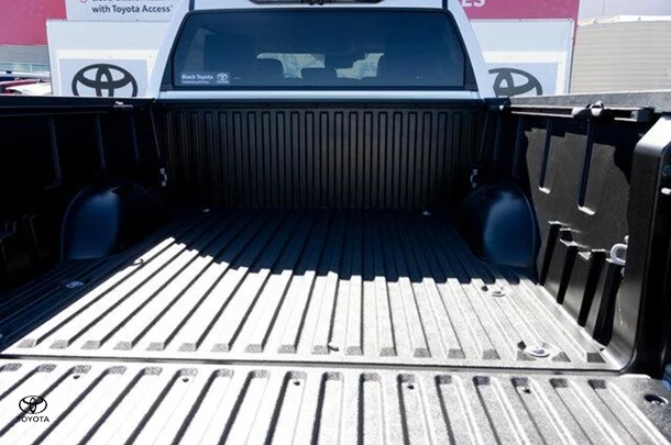 2023 Toyota Tundra Limited image 13
