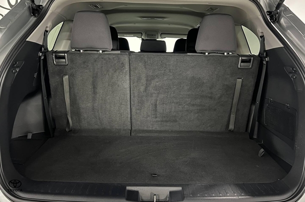 2021 Toyota Kluger Hybrid GX AWD image 13