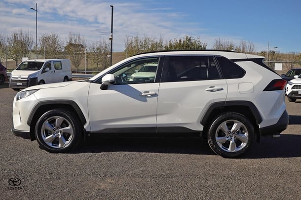 2021 Toyota RAV4 GXL-2WD image 9