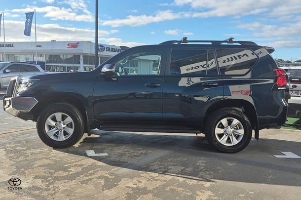 2022 Toyota Prado GXL image 5