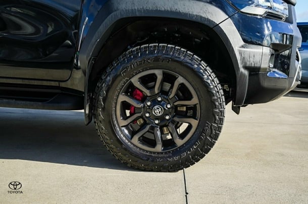 2023 Toyota Hilux 4x4 Rogue image 24