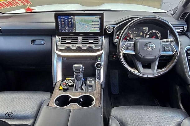 2023 Toyota LandCruiser Sahara image 2