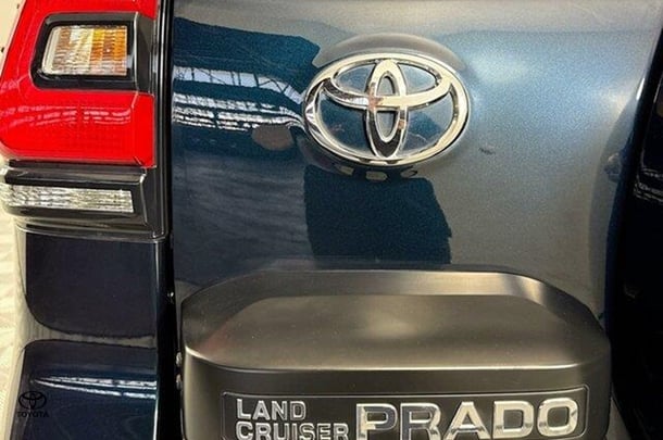 2023 Toyota Prado Kakadu image 8