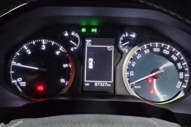 2019 Toyota Prado VX image 14