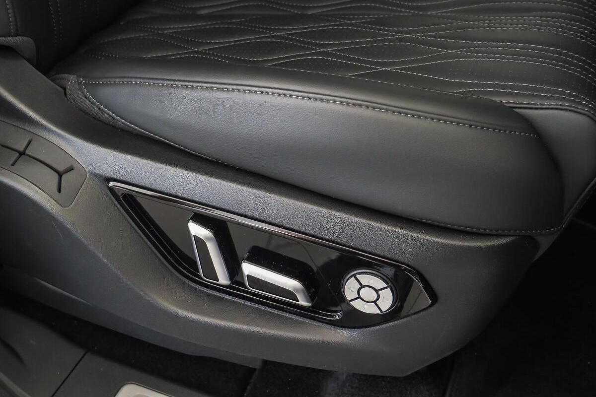 2024 GWM Tank 500 Lux Hybrid Auto 4WD image 23