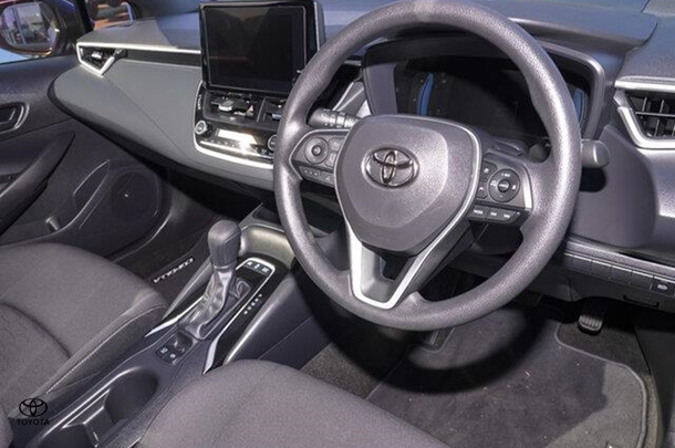 2024 Toyota Corolla Hatch Hybrid Ascent Sport image 6
