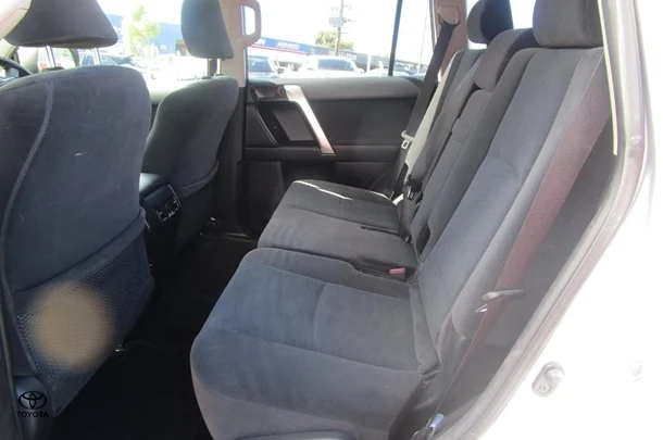 2019 Toyota Prado GXL image 11