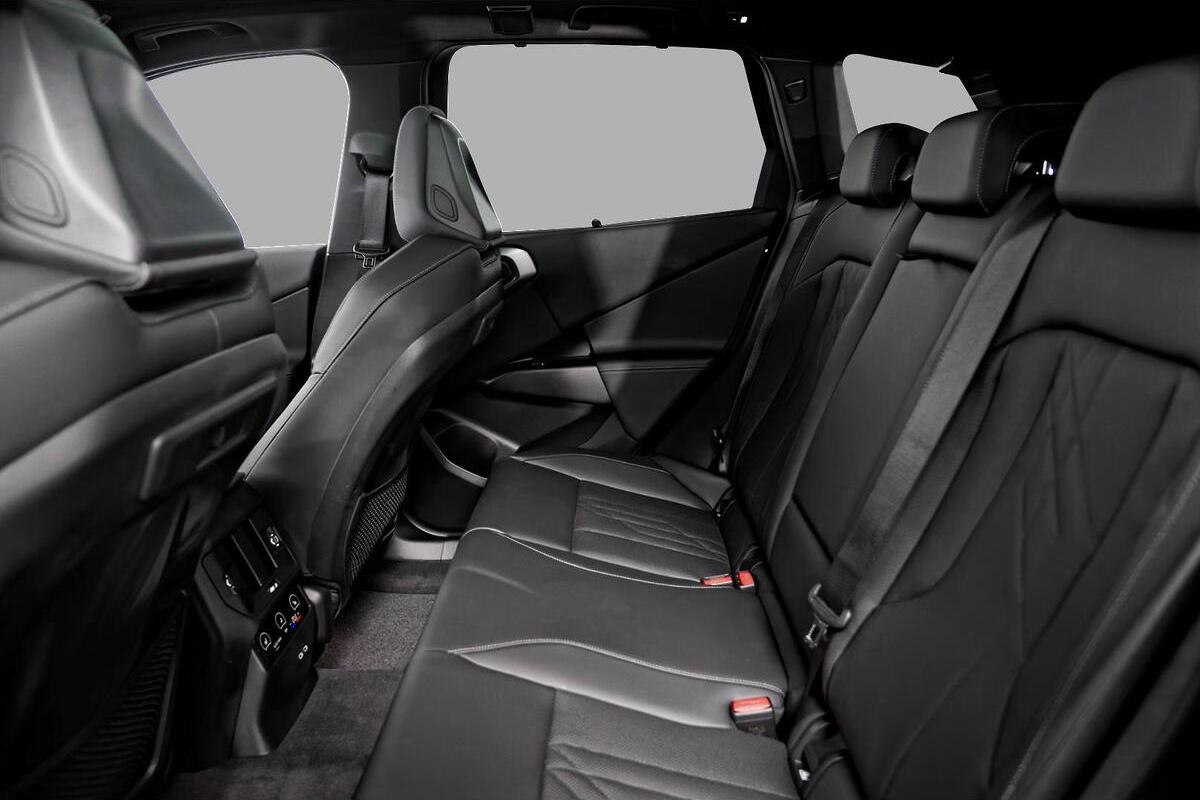 2025 BMW X3 20 xDrive G45 Auto 4x4 image 8