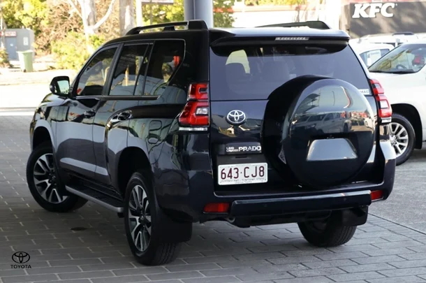 2021 Toyota Prado VX image 4
