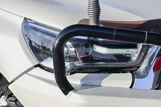 2021 Toyota HILUX SR5 image 14