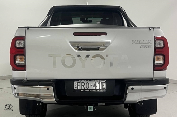 2023 Toyota Hilux SR5 image 6