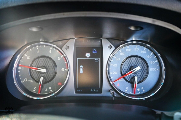 2023 Toyota Hilux 4x4 GR-S image 20