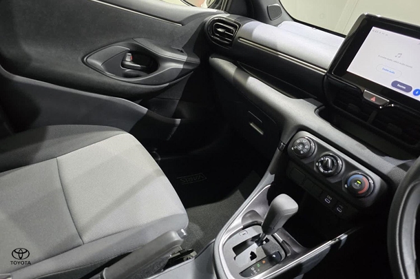 2024 Toyota Yaris Ascent Sport image 23