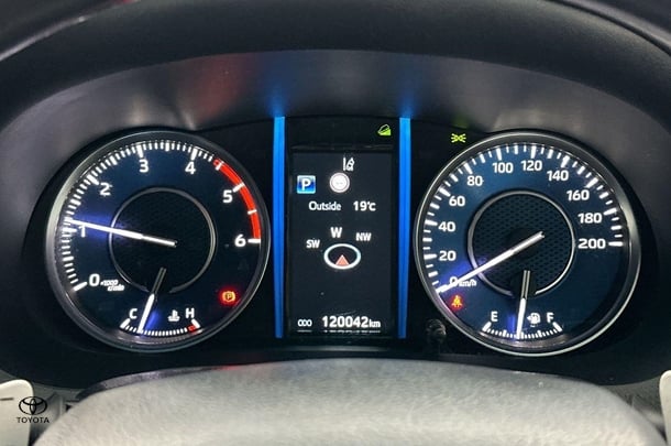 2021 Toyota Fortuner GXL image 21