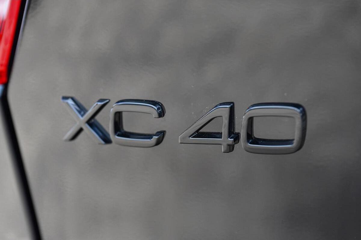 2024 Volvo XC40 Black Edition Auto AWD MY25 image 10