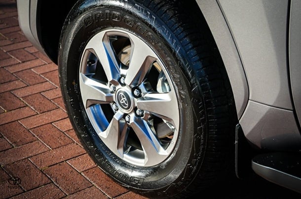 2024 Toyota Landcruiser VX image 5