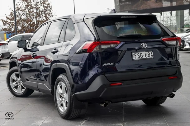 2019 Toyota RAV4 GX-2WD image 2