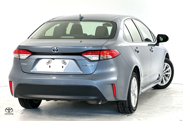 2023 Toyota Corolla Sedan Hybrid Ascent Sport image 7