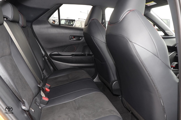 2023 Toyota C-HR Hybrid GR-S image 18