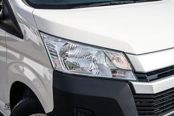 2020 Toyota Hiace LWB image 12