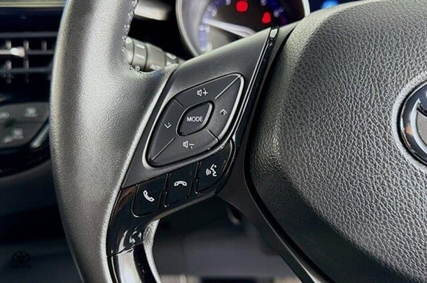2023 Toyota CH-R GXL 2WD image 17