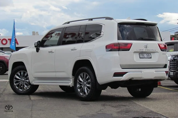 2022 Toyota Landcruiser Sahara ZX image 4