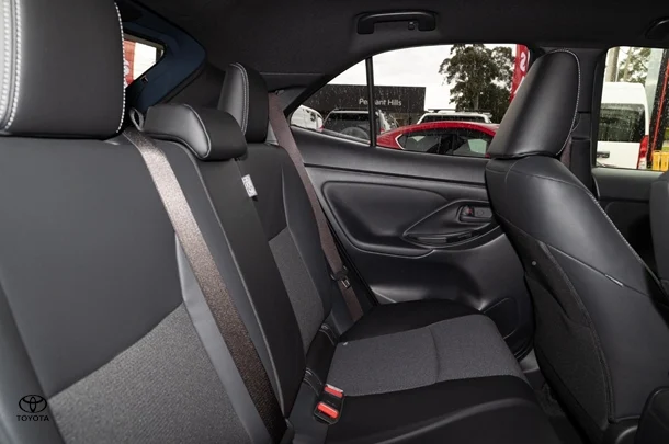 2024 Toyota Yaris Cross Hybrid Urban image 9