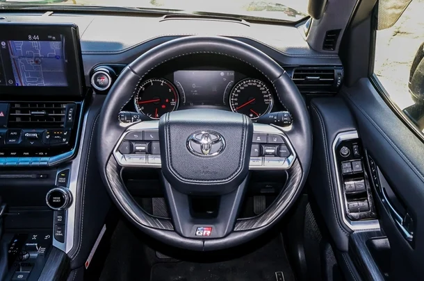 2023 Toyota Landcruiser GR-S image 8