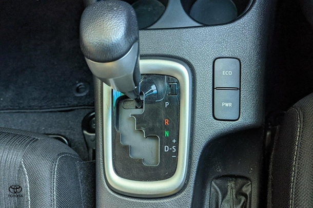 2023 Toyota Hilux 4x4 SR5 image 19