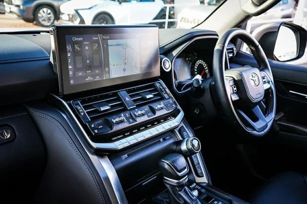 2024 Toyota Landcruiser VX image 22