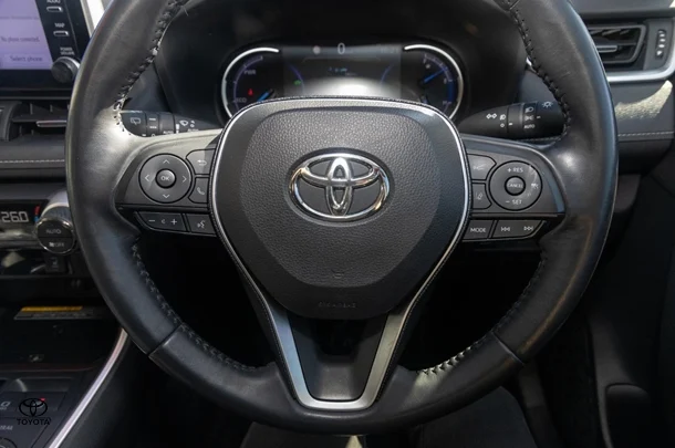 2019 Toyota Rav4 Hybrid Cruiser-AWD image 11