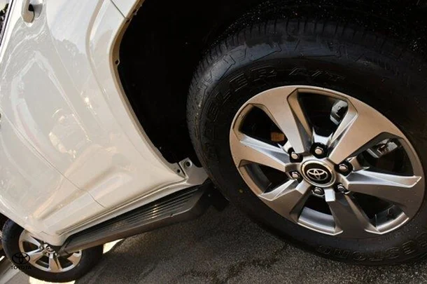 2022 Toyota Landcruiser VX image 4