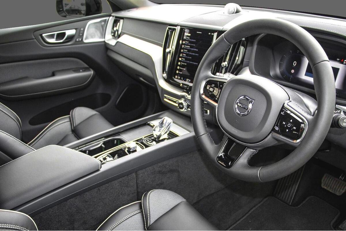 2024 Volvo XC60 Ultra T8 Plug-In Hybrid Auto AWD MY25 image 6