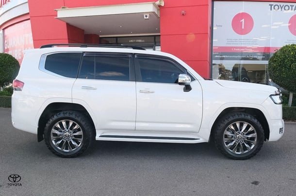 2022 Toyota Landcruiser Sahara ZX image 5