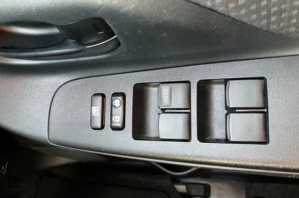 2017 Toyota Yaris Ascent image 22