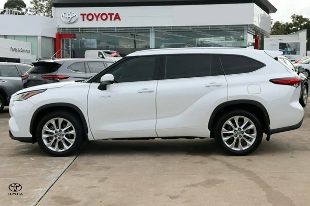 2022 Toyota Kluger Hybrid AWD GRANDE image 16